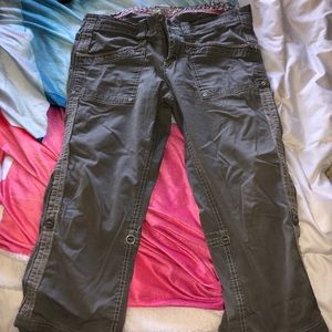 Aventura Cargo Capris